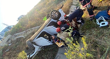 Bursa'da gurbetçi aile otomobil ile şarampole düştü