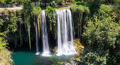 Büyük İskender'in atlarını suladığı Düden Şelalesi....