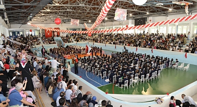 Erü Mühendislik Fakültesi 2022-2023 Eğitim-Öğretim Dönem Mezunlarını Verdi.