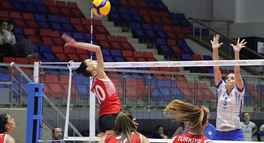 İşitme Engelli Kadın Voleybol Milli Takımı'ndan galibiyet