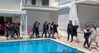 İzmir Merkezli 7 İlde Vize Dolandırıcılarına 100 Milyon TL'lik Büyük Operasyon
