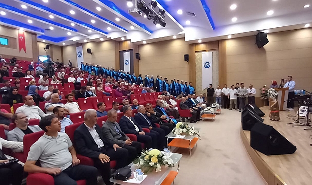 KAYÜ Develi İslami İlimler Fakültesi İlk Mezunlarını Verdi