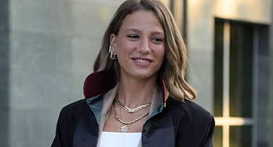 Serenay Sarıkaya'nın yeşil terlikleri gündem olmuştu!