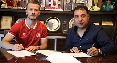 Sivasspor, O İsmi Kadrosuna Kattı