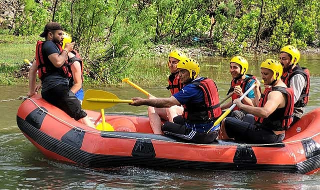 Yahyalı İlçe Protokolü Zamantı Irmağı'nda Rafting Yaptı