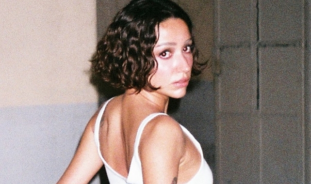 Zeynep Bastık'ın pozu sosyal medyayı salladı!