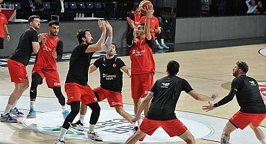 A Milli Basketbol Takımı'nın olimpliyat mücadelesi devam ediyor