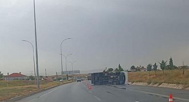 Afyonkarahisar'da akıl almaz kaza: 33 yaralı!