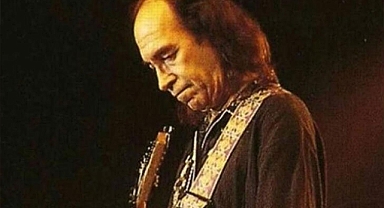 Anadolu rock müziğinin efsane isimlerinden Erkin Koray hayatını kaybetti