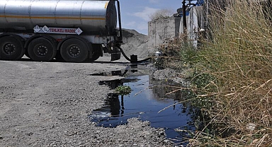 Asfalt yapımında kullanılan zift işçilerin üstüne sıçradı; 3 ağır yaralı