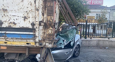 Bursa'da otomobil ile tır çarpıştı: 4 ölü, 2 yaralı