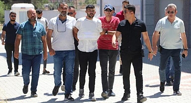 Çocukları öldürülen anne ve baba tetikçi tutarak intikam aldı