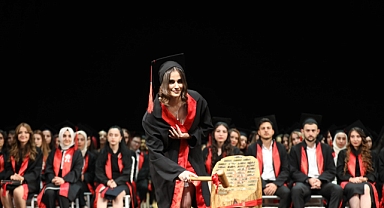 ERÜ İktisadi ve İdari Bilimler Fakültesi'nde Mezuniyet Sevinci...