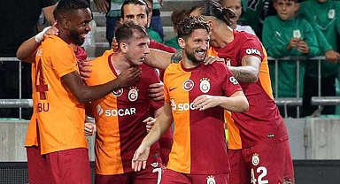 Galatasaray tur kapısını araladı