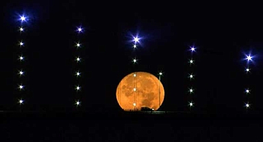 İstanbul'da 'Mavi Ay' şöleni