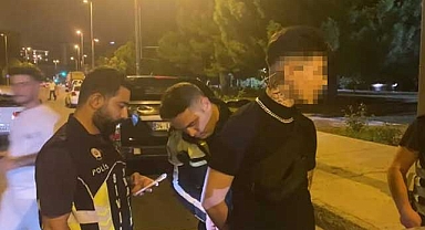 Kadıköy'de dur ihtarına uymayan sürücü bakın ne yaptı