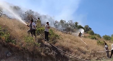 Kayseri'de, Yılan Dağı eteklerinde yangın