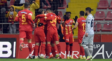 Kayserispor'da 2023-2024 Lisansı Çıkan Futbolcular Açıklandı!