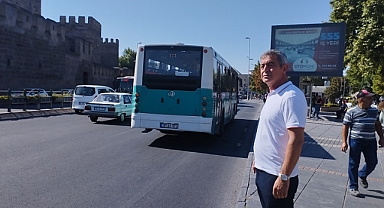 Kent İçindeki Otopark Sorununa Dikkat Çekti