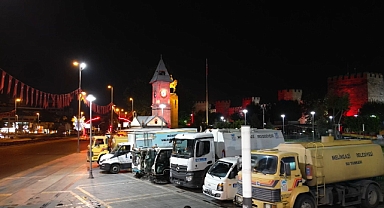 Melikgazi'de Gece Boyu Temizlik Mesaisi...