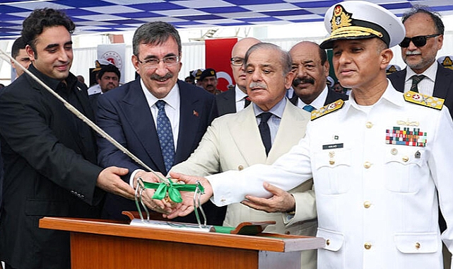 MİLGEM Projesi'nin son gemisi PNS TARIQ suyla buluştu