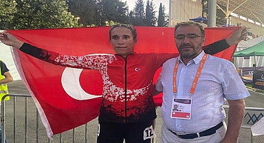Milli atlet altın madalyanın sahibi oldu