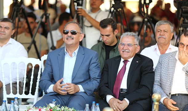 Bakan Özhaseki’den Başkan Büyükkılıç’a: “Hizmetlerini Maşallah Konuşturuyor”