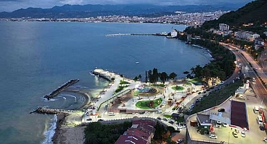 Erdoğanın tepki gösterdiği binalar yıkılıp kıyı şeridi halka açıldı