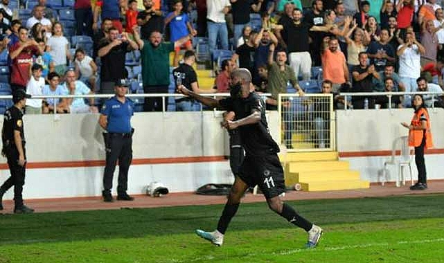 Hataysporlu Oğuzhan galibiyet sonrası gözyaşlarını tutamadı!