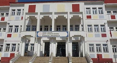 İlaç almak için gittiği eczanenin önünde kalp krizi geçiren müzik öğretmeni hayatını kaybetti