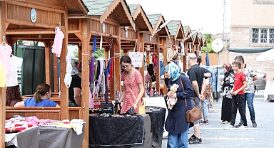 Maharetli Eller Pazarı...