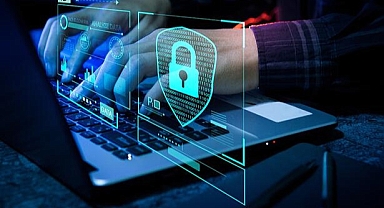 Mail hesaplarını ele geçirerek 210 milyon lira dolandırdılar