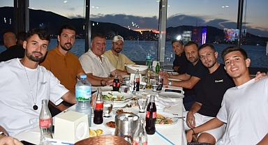 Takımımız Yemekte Biraraya Geldi... 
