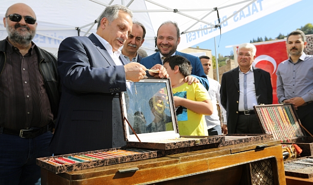 Talas'ta Bu Pazar ‘Antika Pazarı’ Var