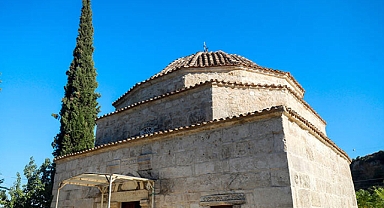 Tarihi camiye 'silüet' dokunuşu