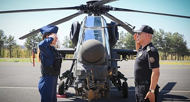 Türkiye'nin İlk Kadın Taarruz Helikopteri Pilotu Özge Karabulut