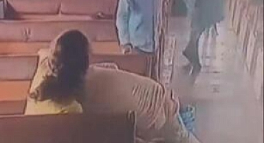 Vapurda cebinden çıkardığı çakmakla kadının saçlarını yaktı