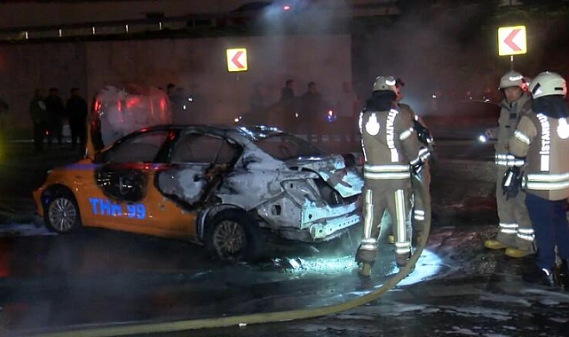 Gaziosmanpaşa'da çarpışan taksi ile motosiklet alev alev yandı: 1 ölü 1 yaralı