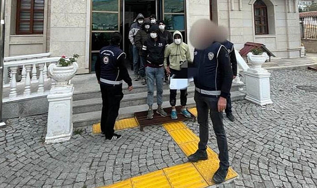 Malatya'da 13 kaçak göçmen yakalandı; 2 organizatör tutuklandı