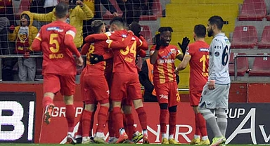 Kayserispor- Kasımpaşa ilk yarı sonucu: 3-1