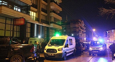 Tartıştığı eşini çocuklarının gözü önünde bıçaklayarak öldürdü