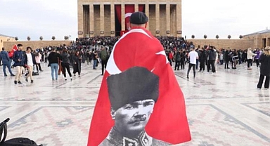 Vatandaşlar Atatürk'ün huzuruna çıktı