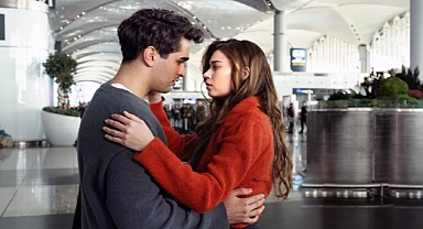 A big development in the love of Afra Saraçoğlu and Mert Ramazan Demir! Get well soon phone..