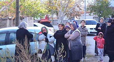 Annesi ve iki kardeşini rehin alıp, canlarını hiçe sayarak evi ateşe verdi