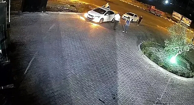 Ayrılmak istediği sevgilisi ve 2 arkadaşı tarafından kaçırıldı