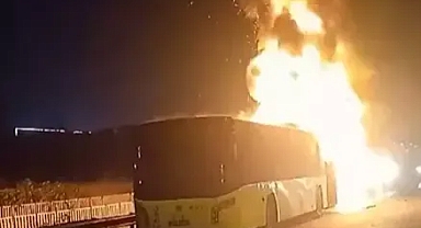 Bahçelievler Basın Ekspres Yolu'nda İETT otobüsü alev alev yandı
