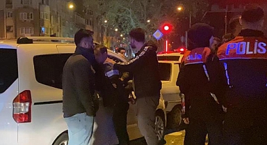 'Dur' ihtarına uymayan yüksek promilli sürücü, sivil polis aracına çarptı