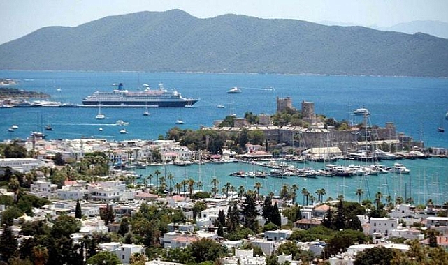 'Ege'deki otellerde doluluk yüzde 100'e yaklaştı'