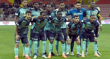 Flaş Haber- Kayserispor'dan ayrılan yıldız futbolcunun yeni durağı belli oldu!