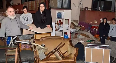 Mahkeme kararı ile evden çıkarıldı, 2 kızıyla sokakta kaldı...
